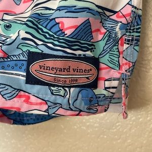 Men’s vineyard vines swimming trunks pink blue fish back pocket mesh liner